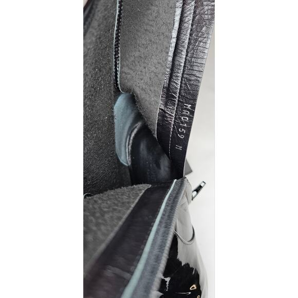 Louis Vuitton Silhouette Ankle Boot in Black Patent Leather - Picture 4 of 13